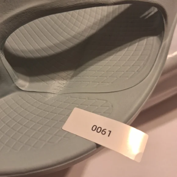 OOFOS Blue Flip Flops Thong Women's Sandals. Size 10 - Picture 11 of 11